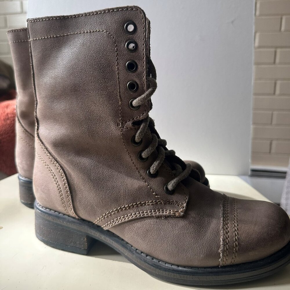 Steve Madden Taupe Womens Boots